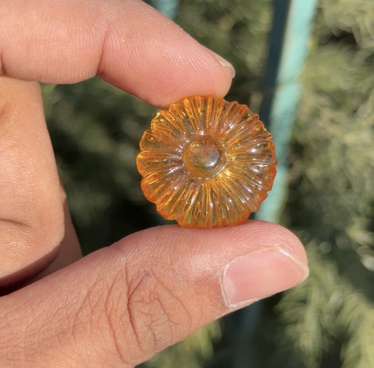 natural citrine flower carving - Image 4
