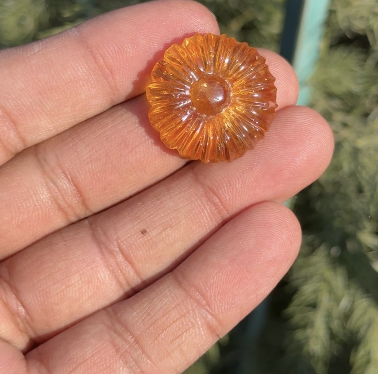 natural citrine flower carving - Image 3