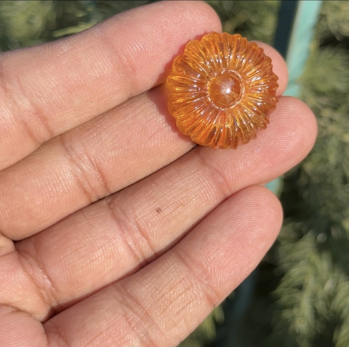 natural citrine flower carving - Image 2