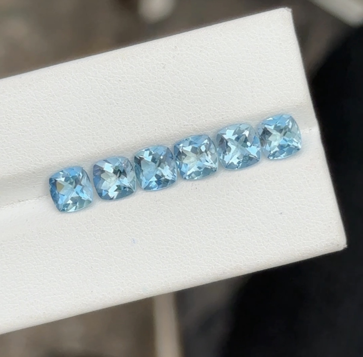 Natural Santamaria Aquamarine 6x6mm